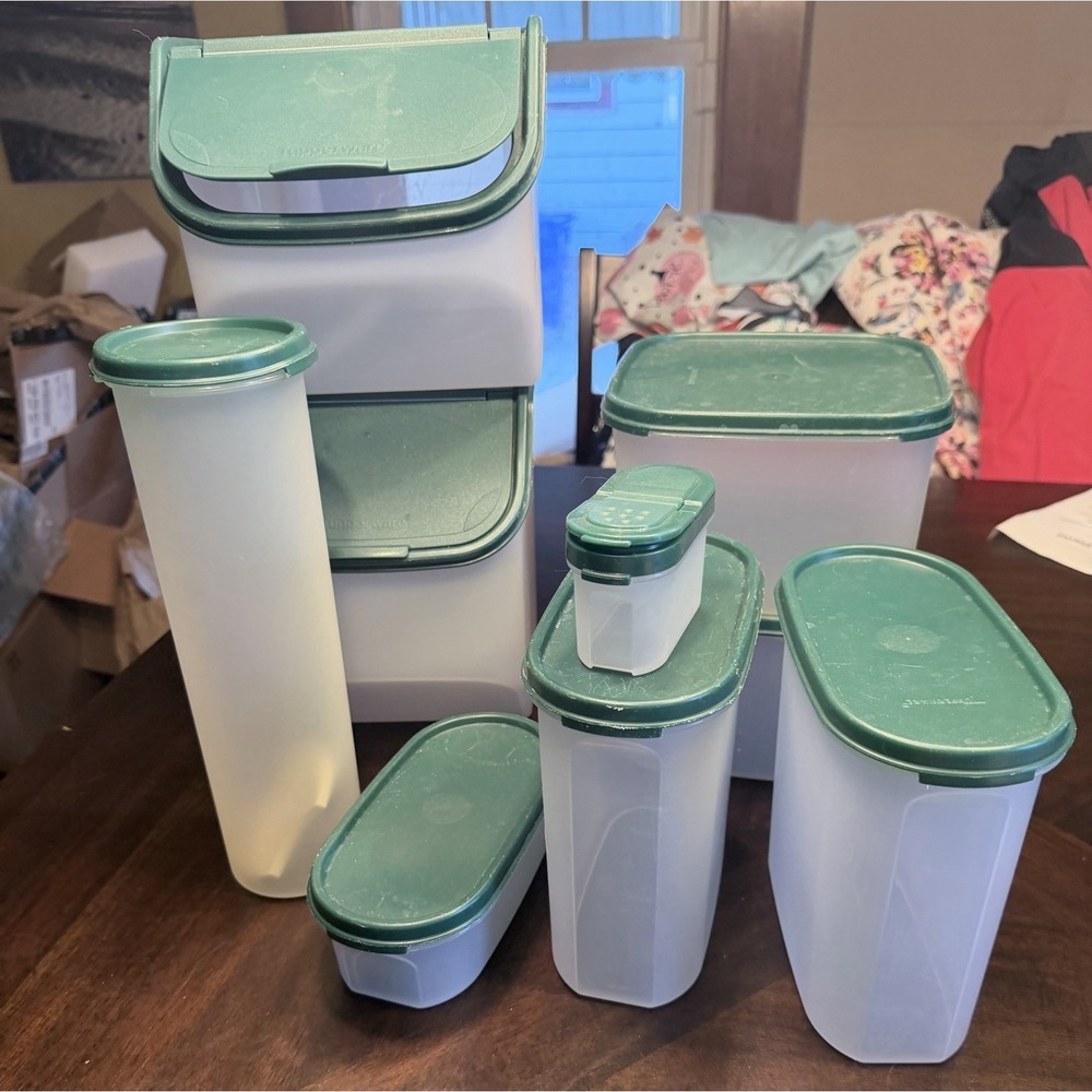 Tupperware Modular Mates Set Of Nine With Lids Green